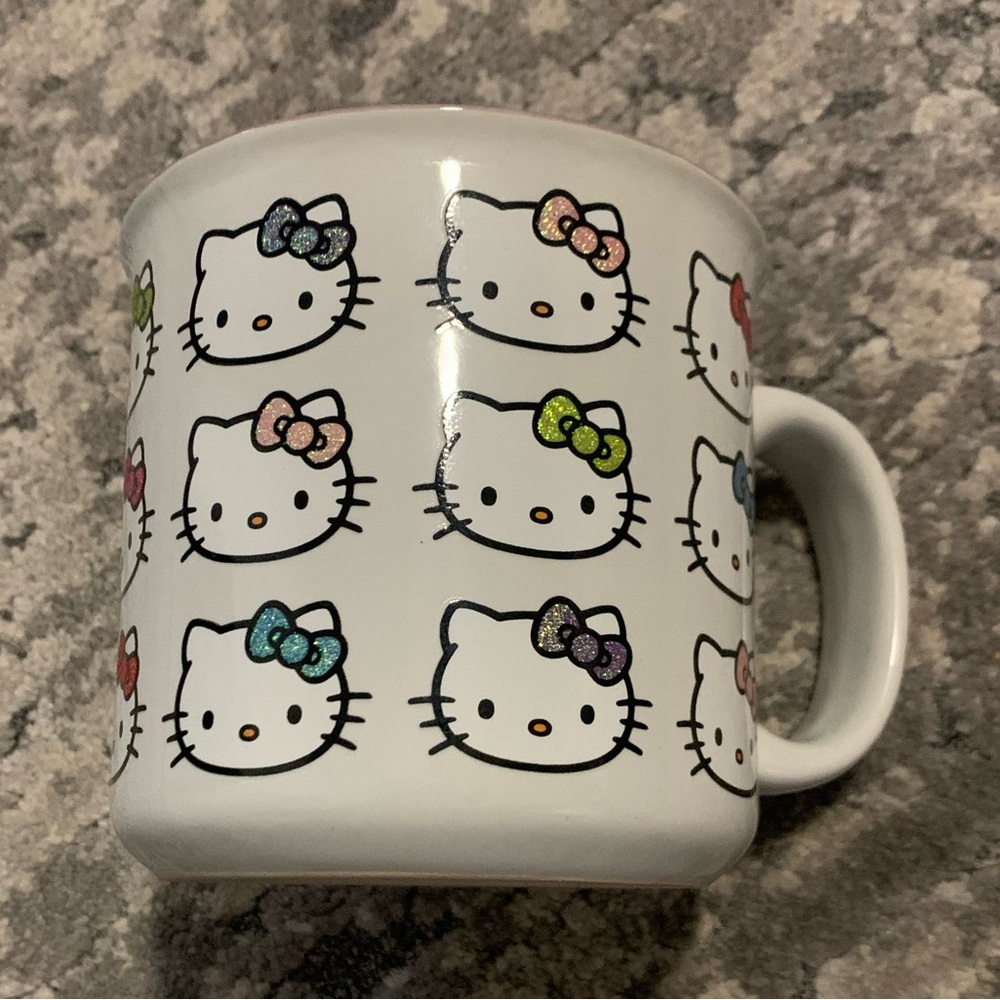 Hello Kitty Mug - Picture 3 of 5